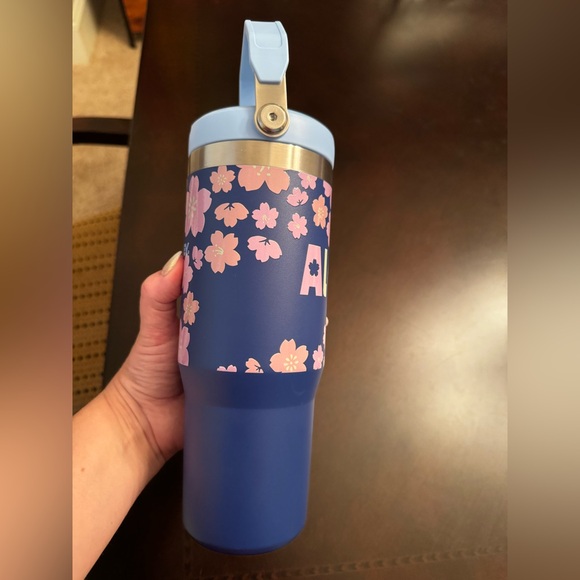 Stanley Hawaii exclusive 30 oz ice flow - Picture 2 of 6